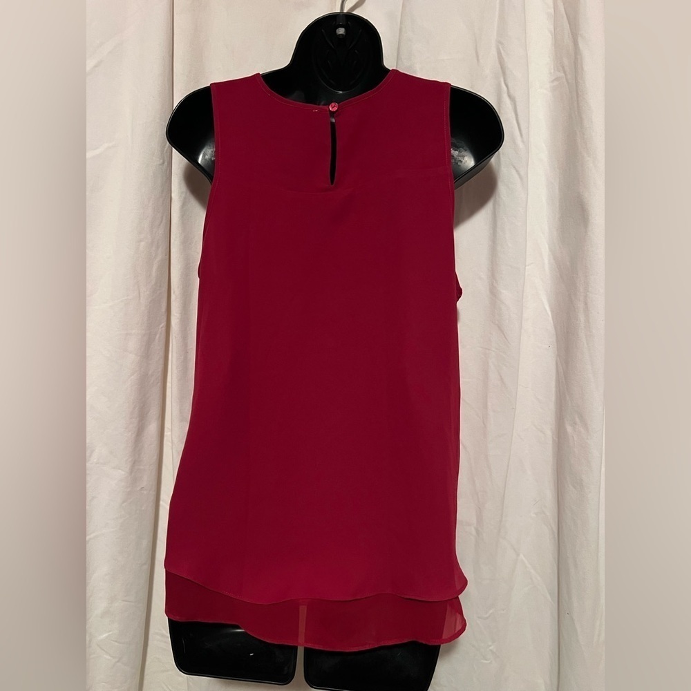 Women's Top Violet & Claire Round Neck Sleeveless Burgundy Pearls‎ @ Neckline XL - Picture 2 of 3